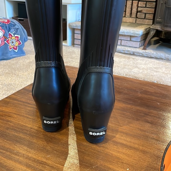 Sorel Rainboots size 6 - Picture 6 of 7